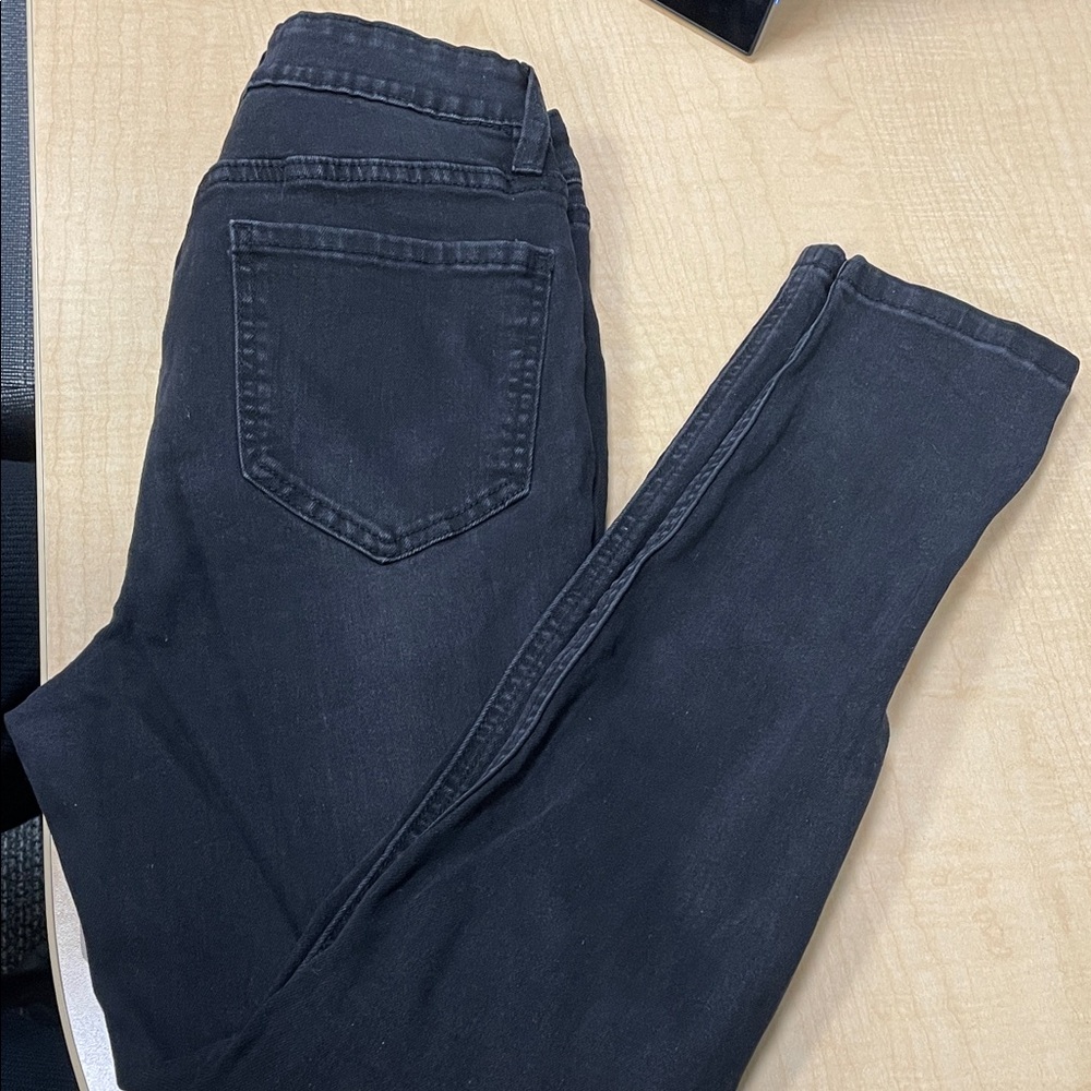 AKIRA Women's Black Skinny Jeans